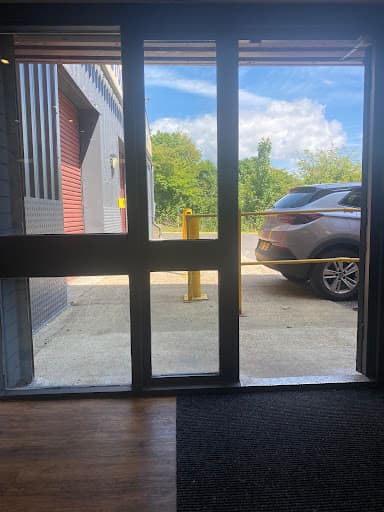StorageMart — Customer photo